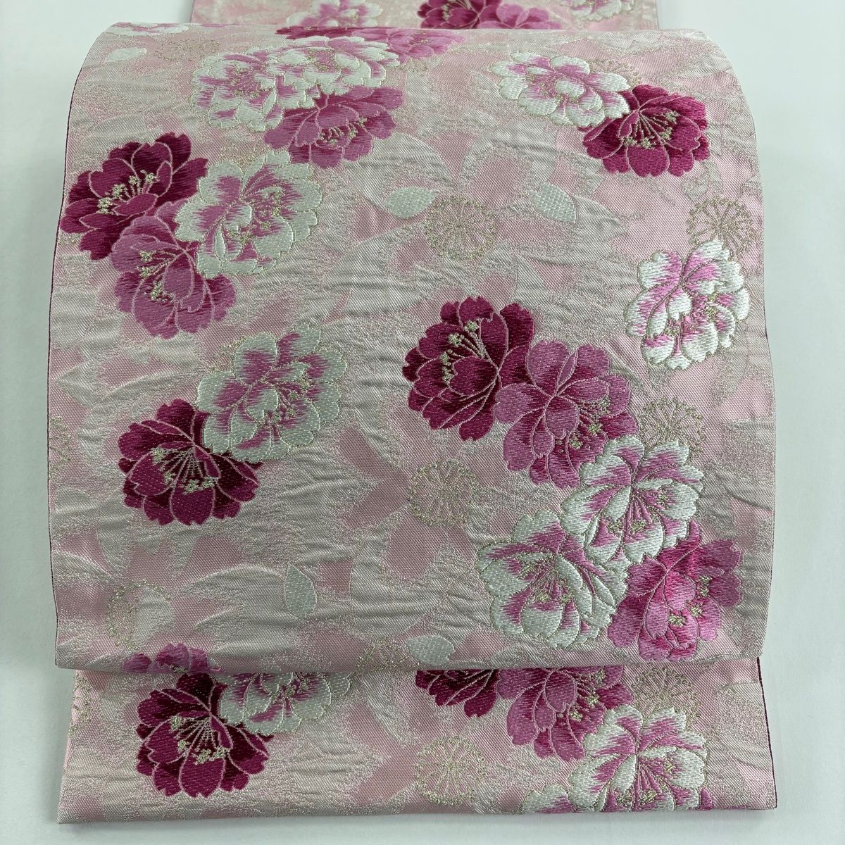袋帯　正絹　フォーマル　桜花びら　卒業式入学式 袋帯 秀品 振袖向き 桜 桜の花びら 箔 ピンク 全通 正絹 【中古