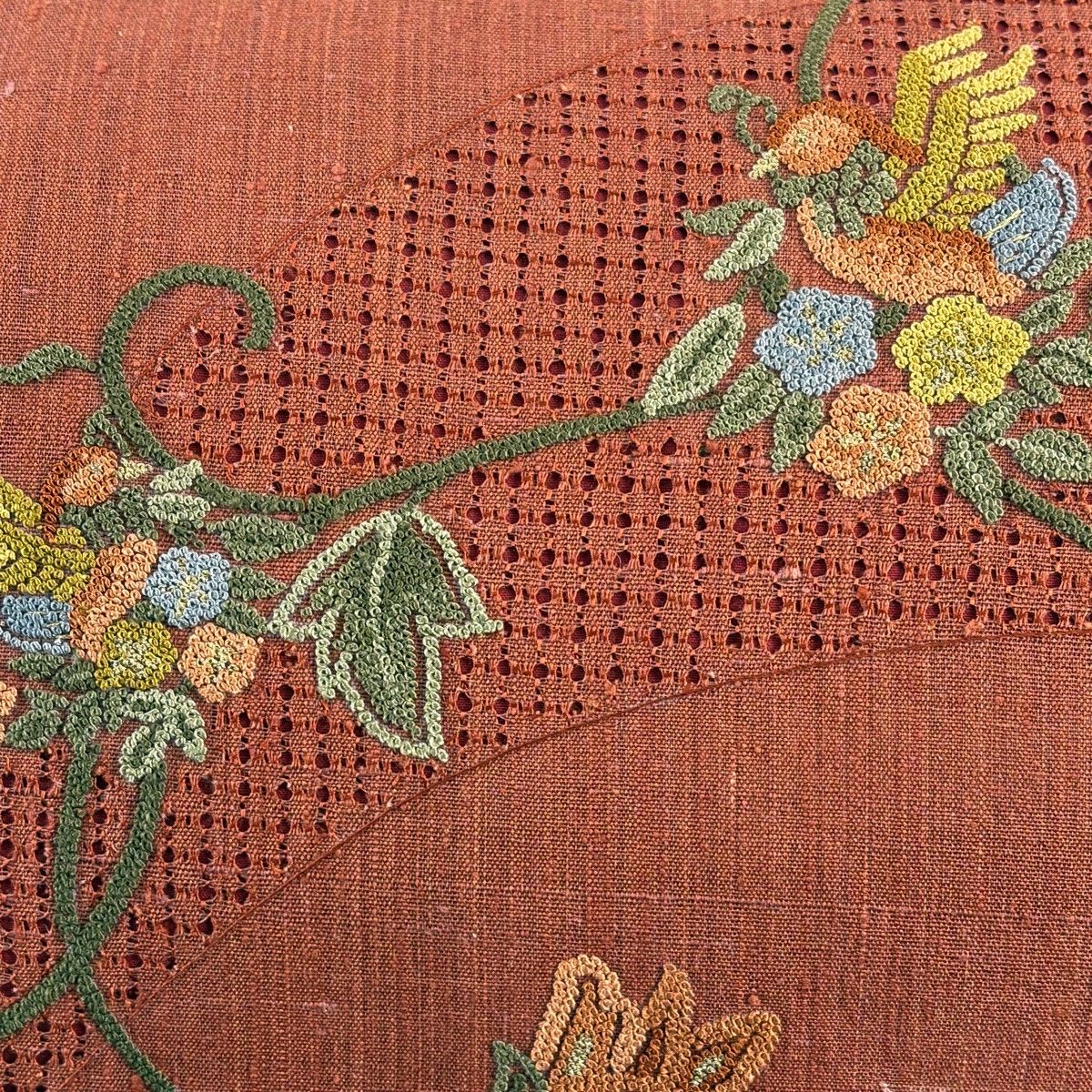 名古屋帯 秀品 紬地 花唐草 鳥 相良刺繍 汕頭刺繍 赤茶 正絹