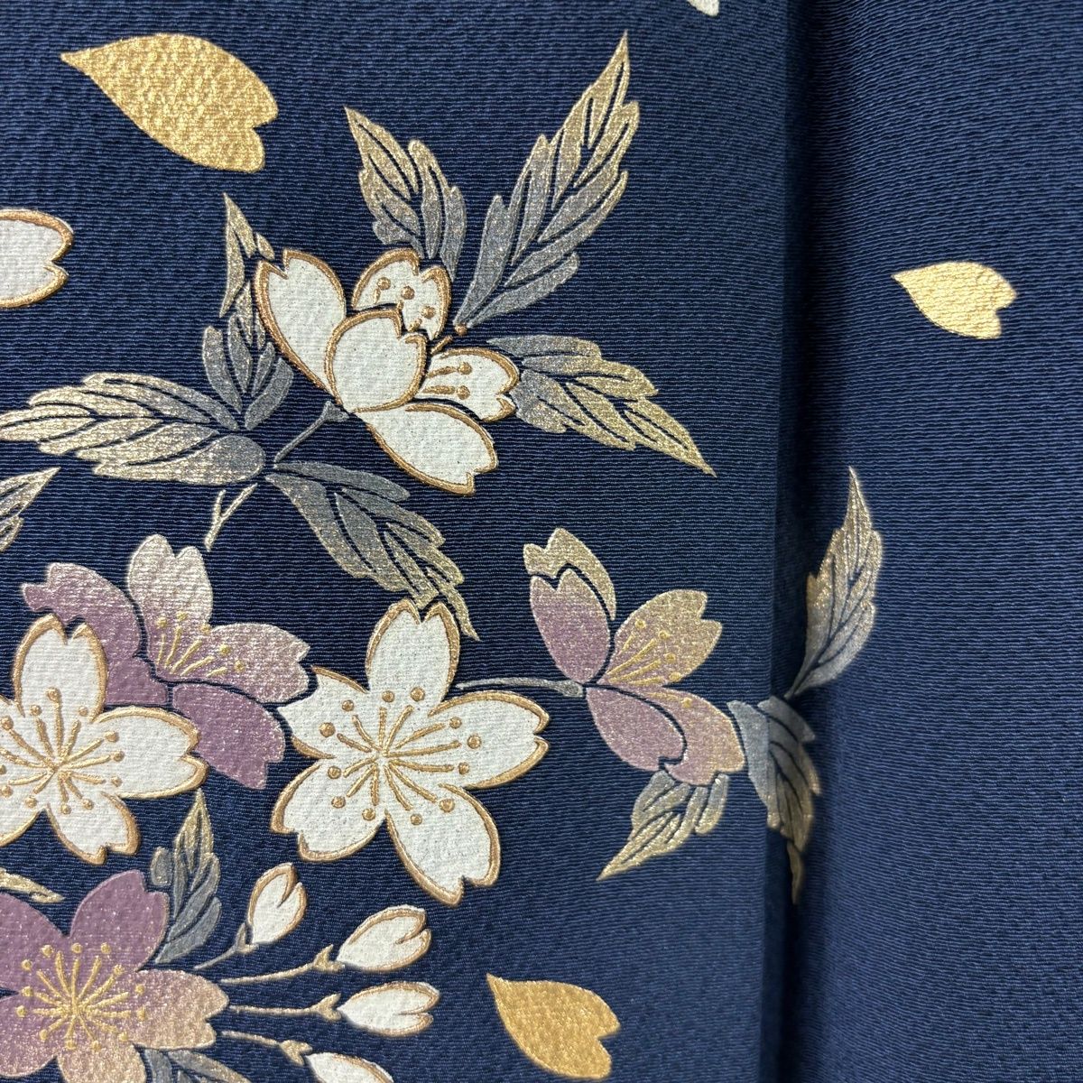  付下げ 身丈163.5 cm 裄丈66.5 M 袷 和田光正 落款 桜 桜の花びら 金銀彩 藍色 正絹 一つ紋 訪問着 付け下げ 着物