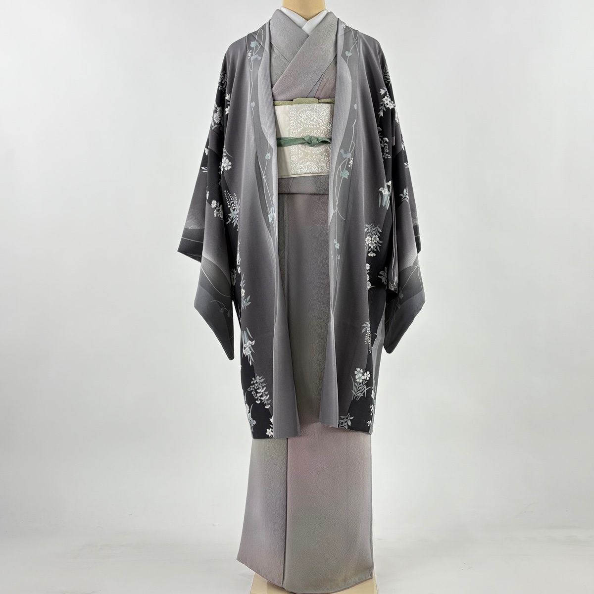 羽織 身丈98 cm 裄丈66.5 M 草花 ぼかし 灰紫 正絹