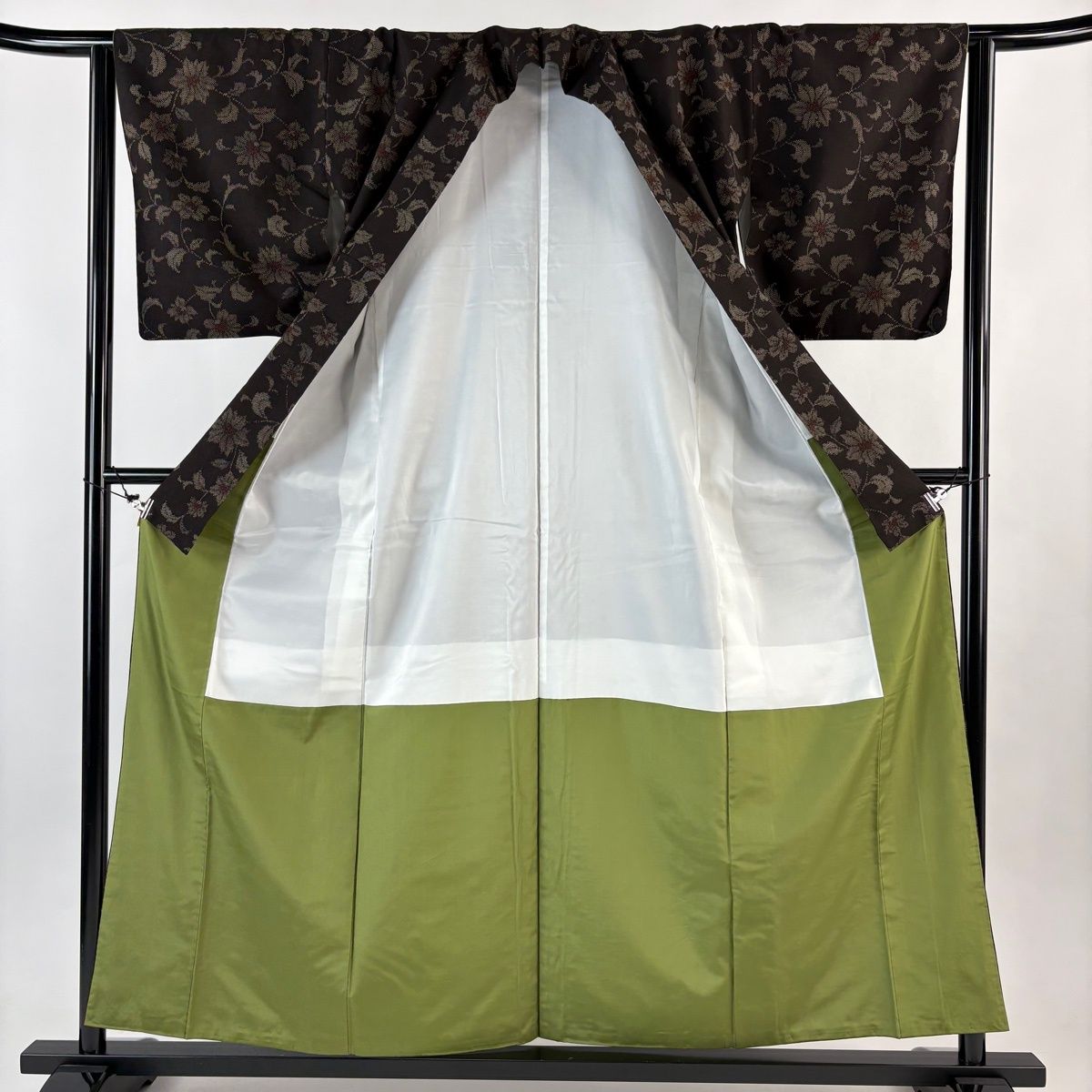  紬 身丈158 cm 裄丈63.5 S 袷 花唐草 焦茶色 正絹 秀品 紬 着物