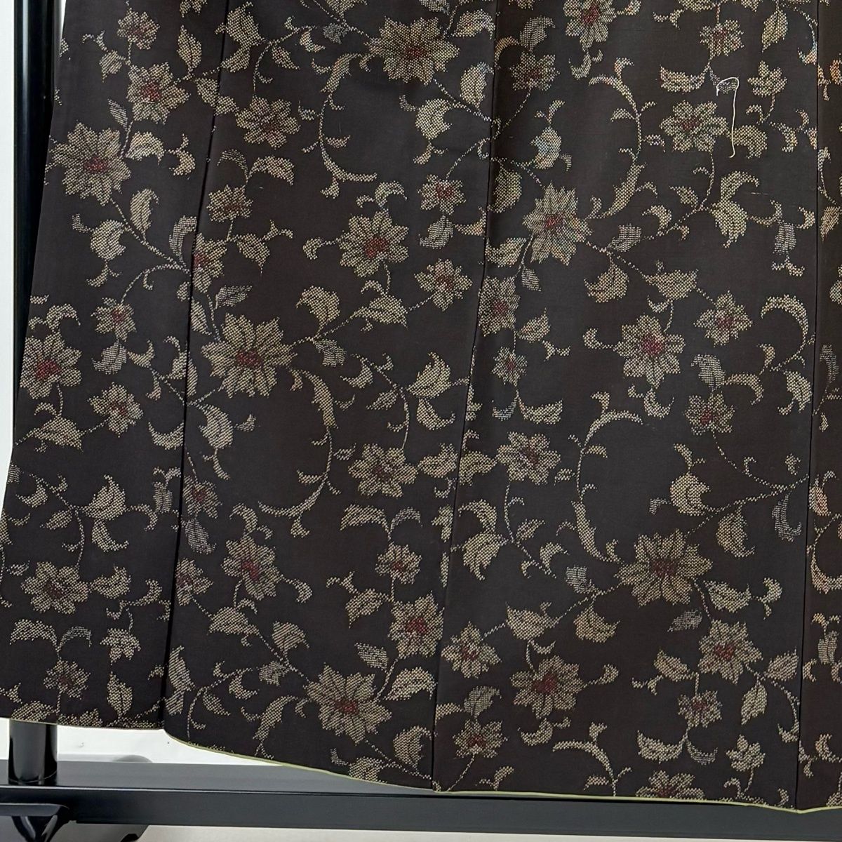 紬 身丈158 cm 裄丈63.5 S 袷 花唐草 焦茶色 正絹 秀品