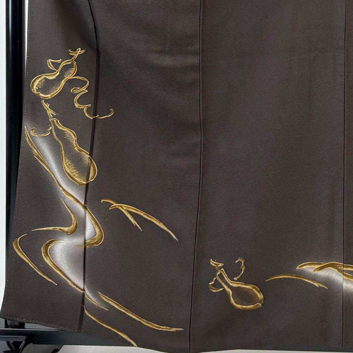 付下げ 身丈160cm 裄丈64cm M 袷 落款 瓢箪 流水 箔 金彩 墨色 正絹 秀品 【中古】