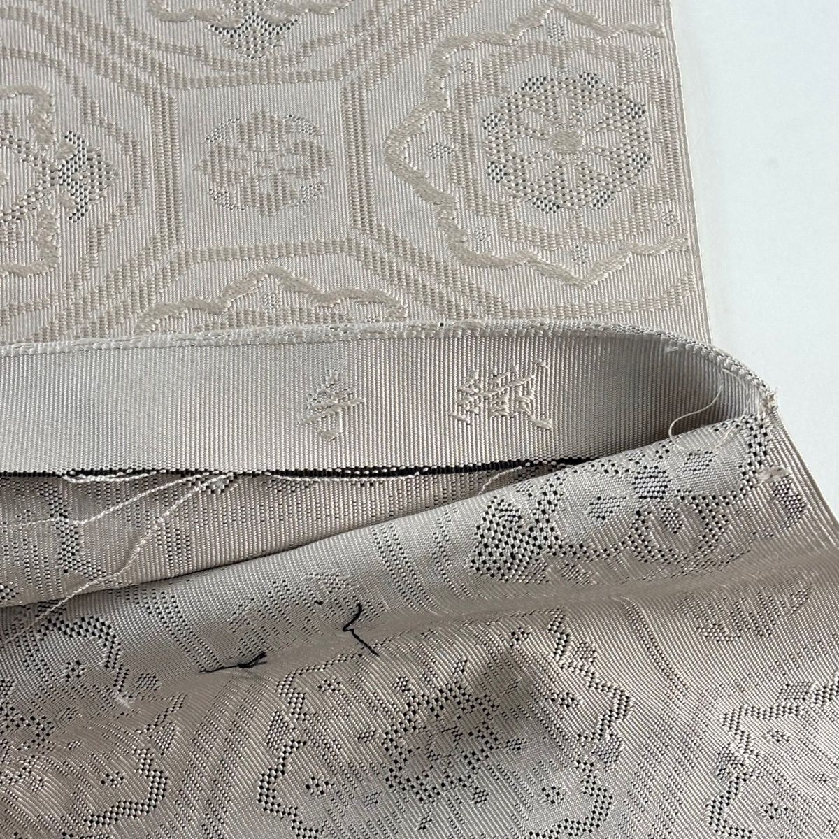 美品】 名古屋帯 逸品 落款 松葉仕立て 八寸名古屋帯 手織 蜀江華文 薄