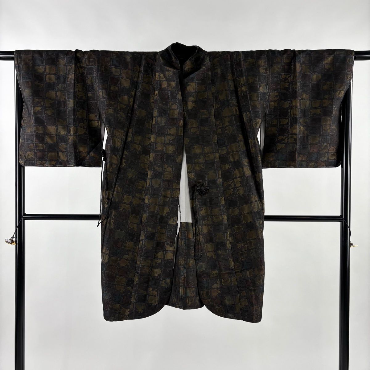 道中着 身丈103 cm 裄丈68 L 和装コート 格子 幾何学 墨色 正絹 秀品 今季注目 ナチュラル系