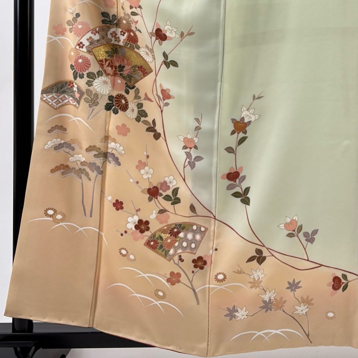 訪問着 身丈160 cm 裄丈63.5 S 袷 扇面 菊 金彩 染め分け 薄オレンジ 正絹 秀品