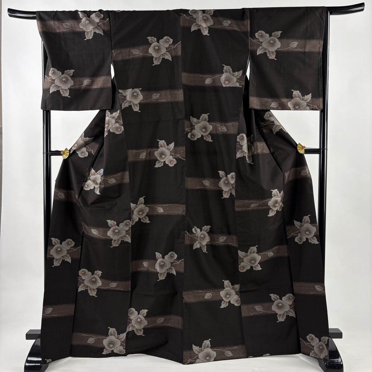 紬 身丈169.5 cm 裄丈68 L 袷 ますいわ屋 椿 霞 焦茶色 正絹