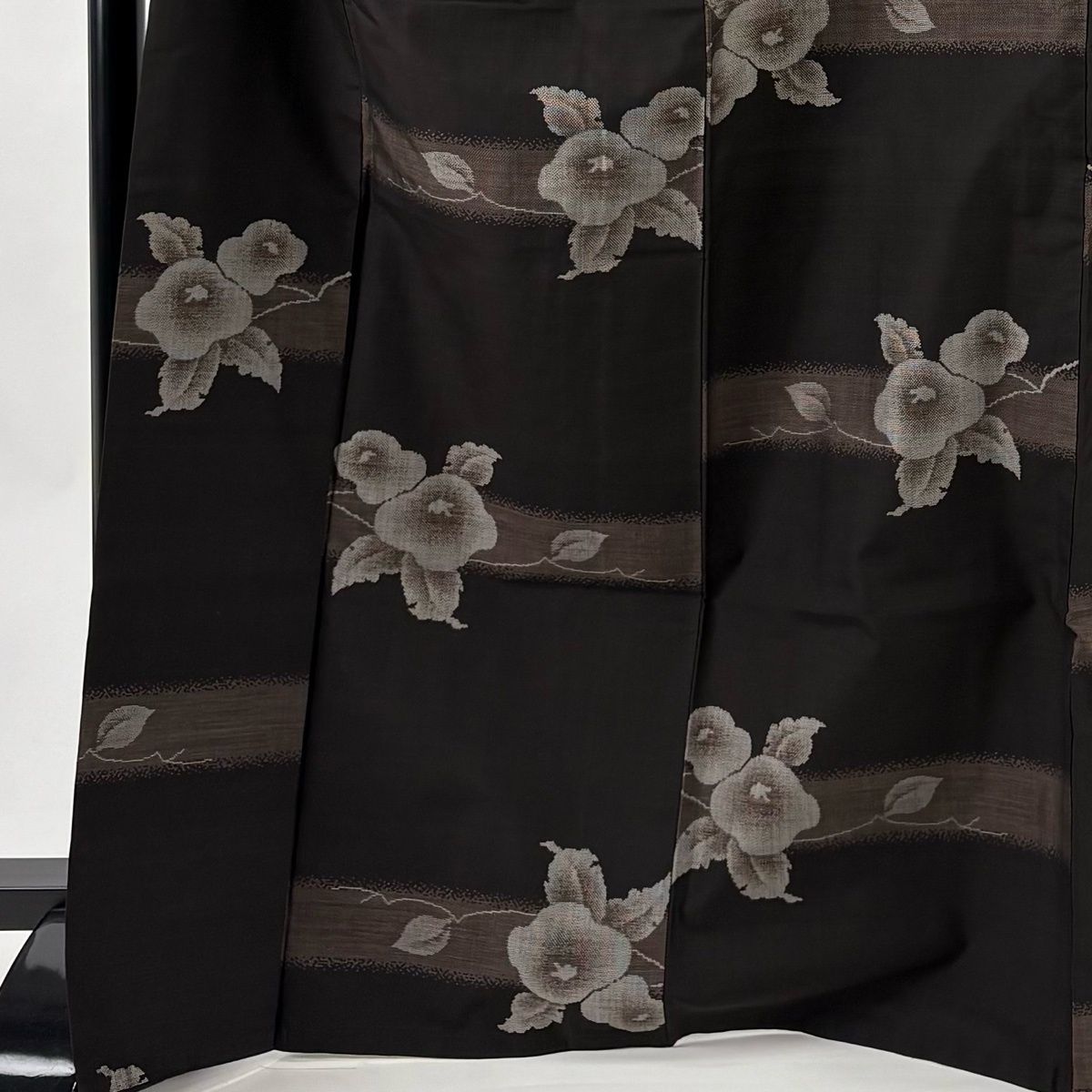 紬 身丈169.5 cm 裄丈68 L 袷 ますいわ屋 椿 霞 焦茶色 正絹