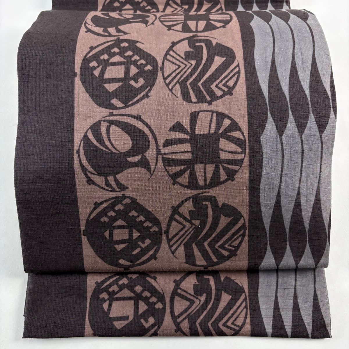 美品】 袋帯 名品 川村久太郎 落款 紬地 鳥 幾何学模様 茶紫 全通 正絹