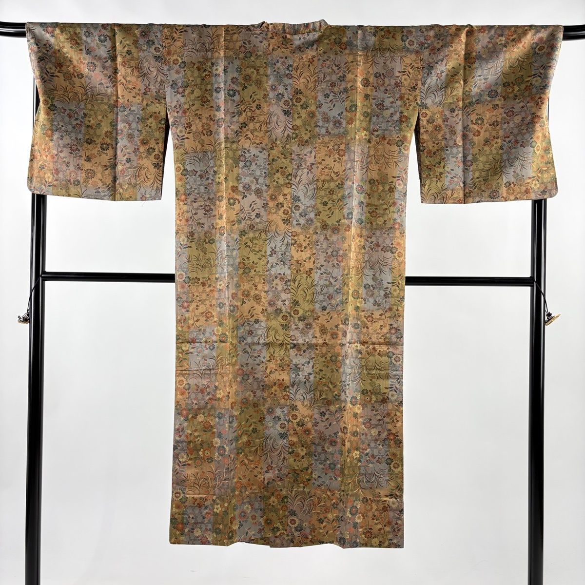 道行 身丈133 cm 裄丈70 L 和装コート 角衿 お召地 草花 籠目 茶色 正絹 秀品