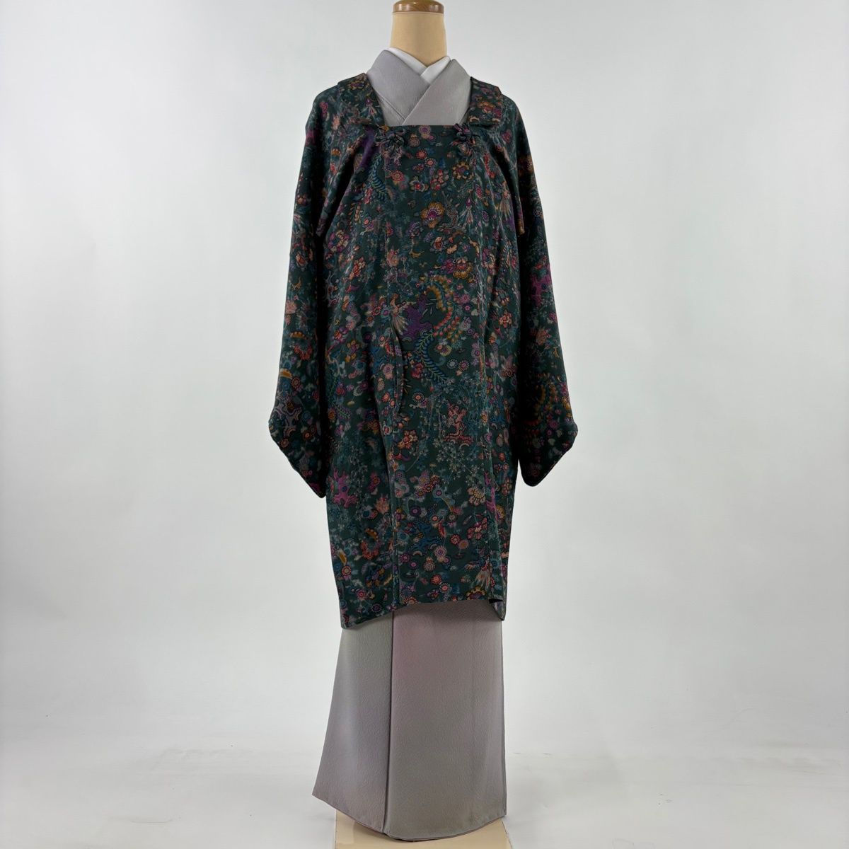 道行 身丈97 cm 裄丈66.5 M 和装コート 被布衿 草花 鳥 縮緬 深緑 正絹 秀品