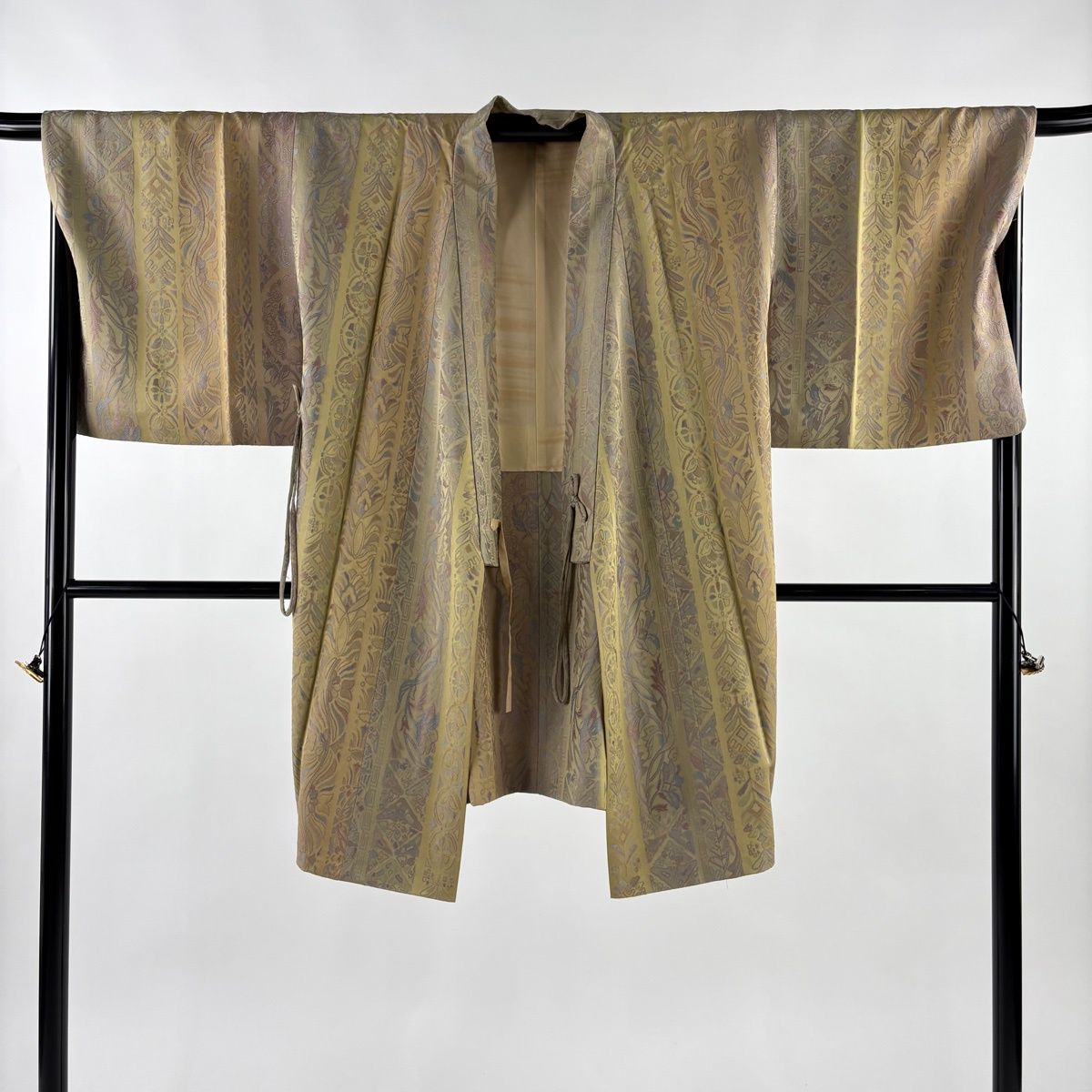 幾何学 ベージュ