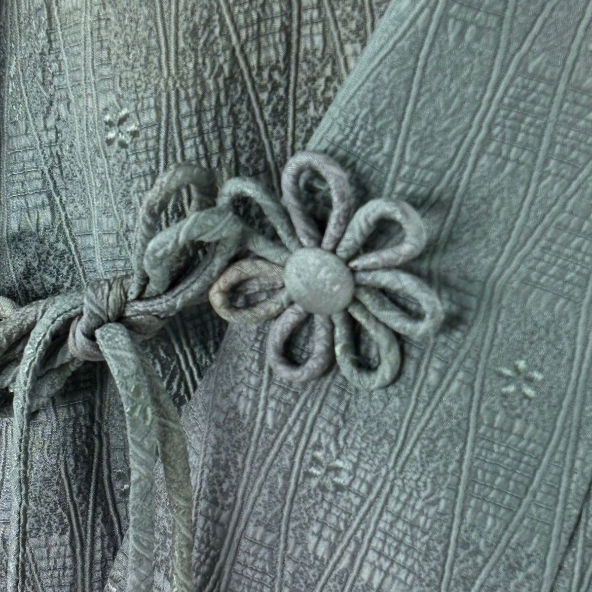  道中着 身丈95 cm 裄丈65.5 M 和装コート 花 幾何学 刺繍 ぼかし 灰緑 正絹 秀品 羽織 着物 浴衣