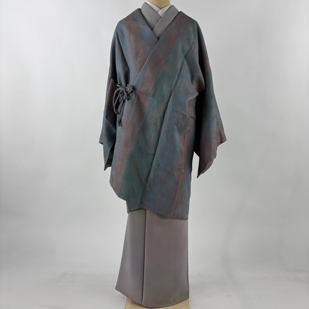道中着 身丈96 cm 裄丈70 L 和装コート 亀甲 幾何学 染め分け ぼかし 灰緑 正絹 秀品