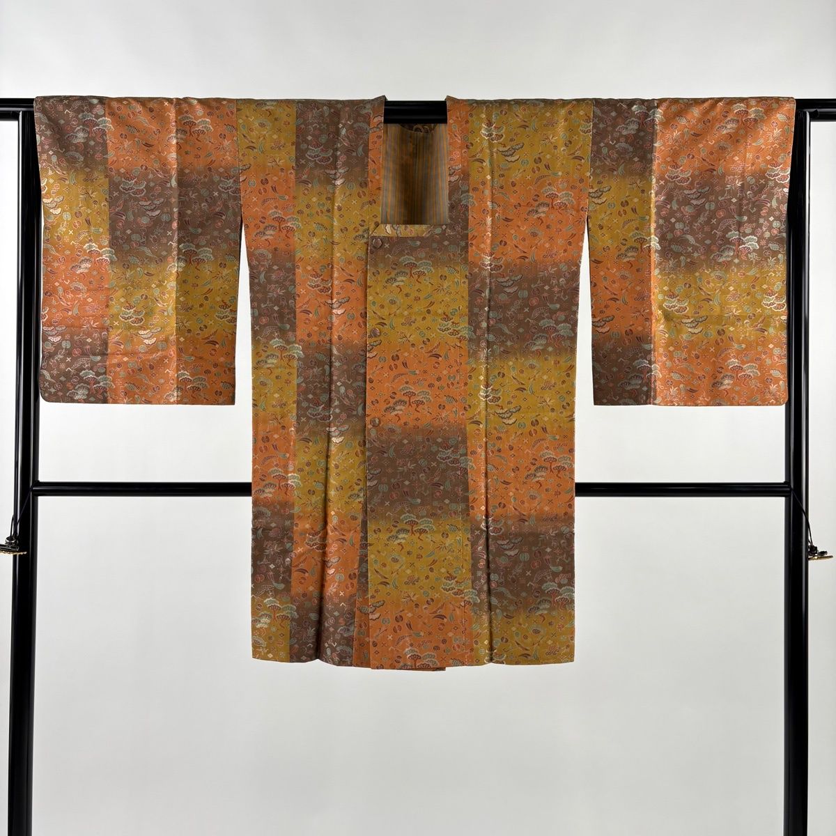  道行 身丈96 cm 裄丈66.5 M 和装コート 角衿 宝尽くし 松 オレンジ 正絹 秀品 羽織 着物 浴衣