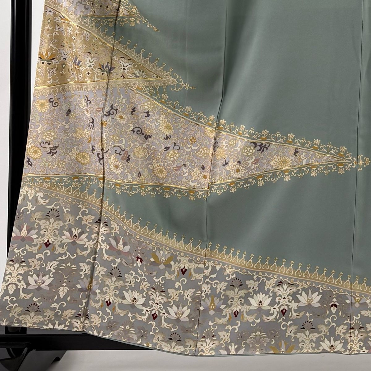 訪問着 身丈160 cm 裄丈65 M 袷 花唐草 幾何学模様 金糸 金彩 薄緑 正絹 秀品