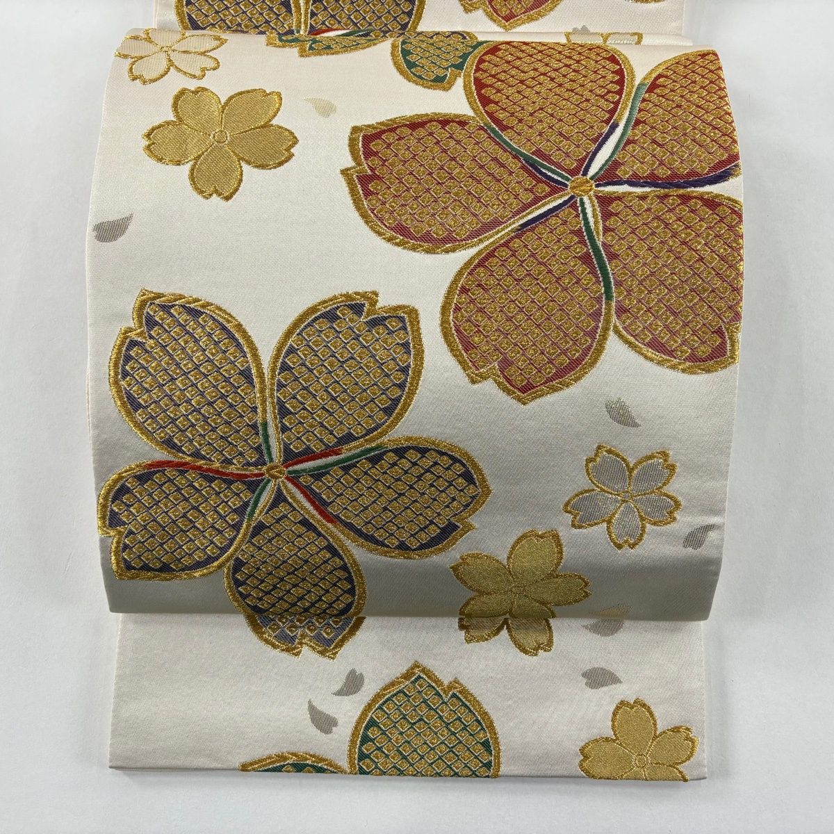 美品】 袋帯 秀品 桜 花びら 金糸 箔 クリーム 六通 正絹 【中古