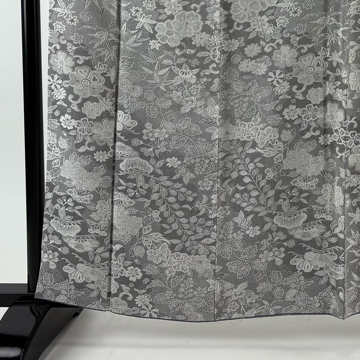 小紋 身丈162 cm 裄丈67.5 L 袷 笠松 花唐草 紋意匠 灰色 正絹