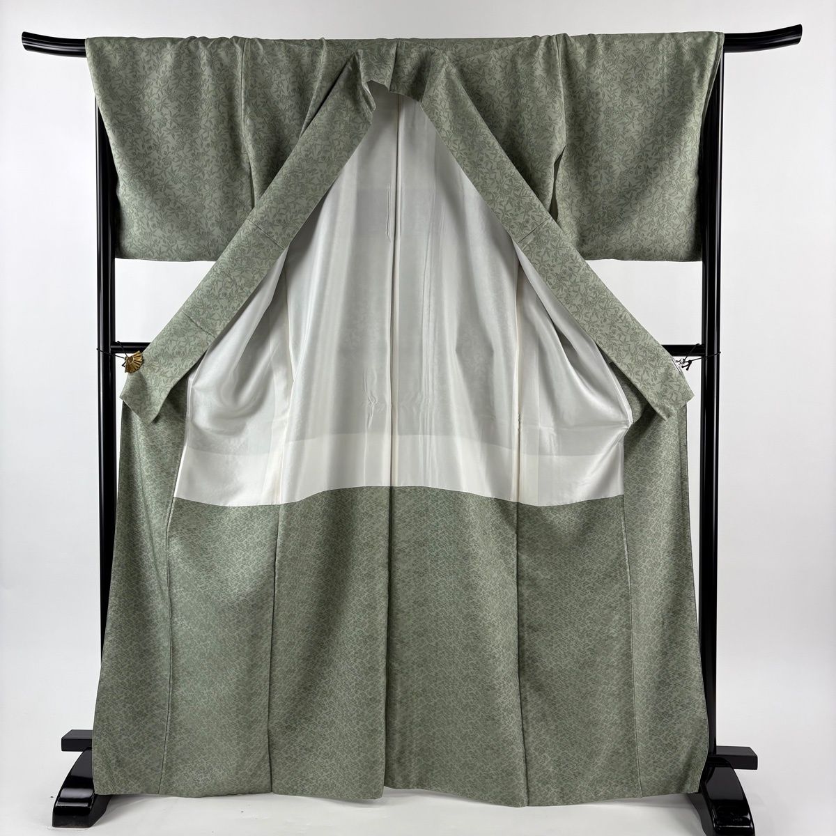  色無地 身丈168 cm 裄丈68.5 L 袷 地紋 よもぎ色 正絹 色無地 着物