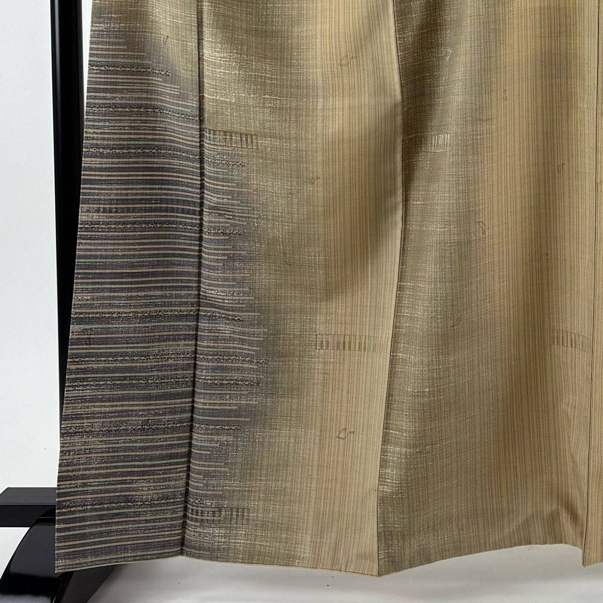 付下げ 身丈164 cm 裄丈64 M 袷 紬地 縞 草花 ぼかし 薄茶色 正絹