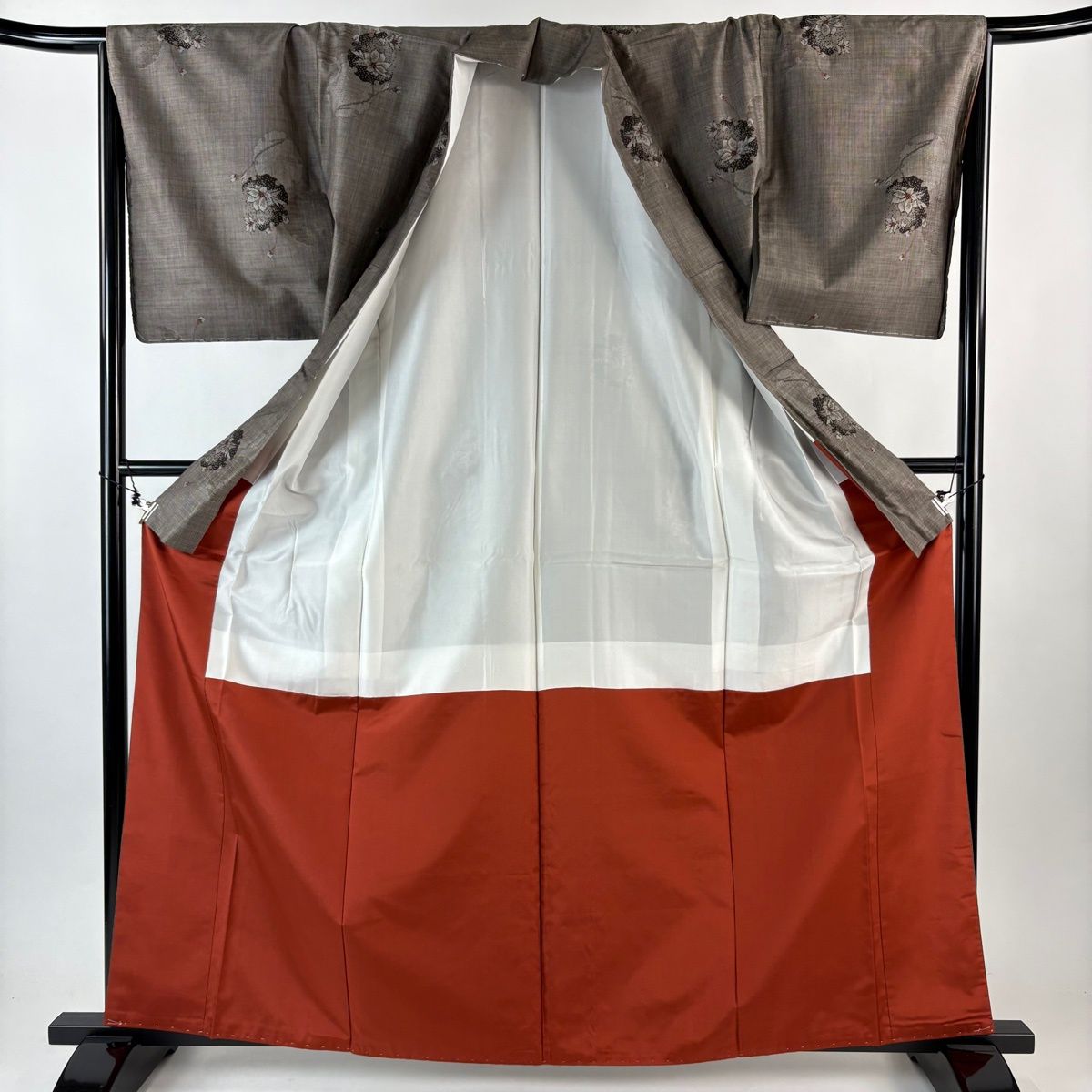  紬 身丈164 cm 裄丈66.5 M 袷 雪輪 枝花 焦茶色 正絹 紬 着物