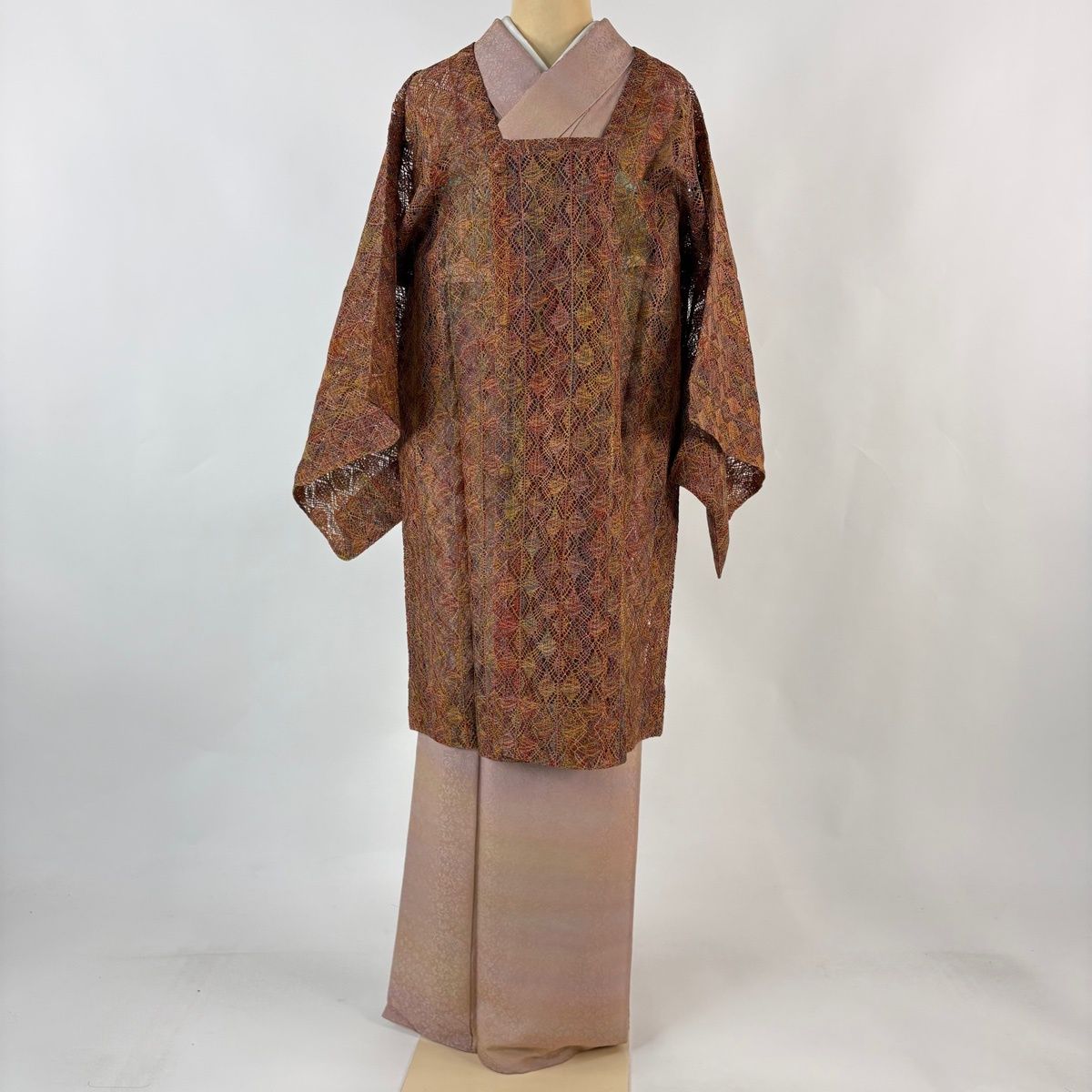道行 身丈97 cm 裄丈65.5 M 和装コート 角衿 証紙 幾何学模様 赤茶 正絹