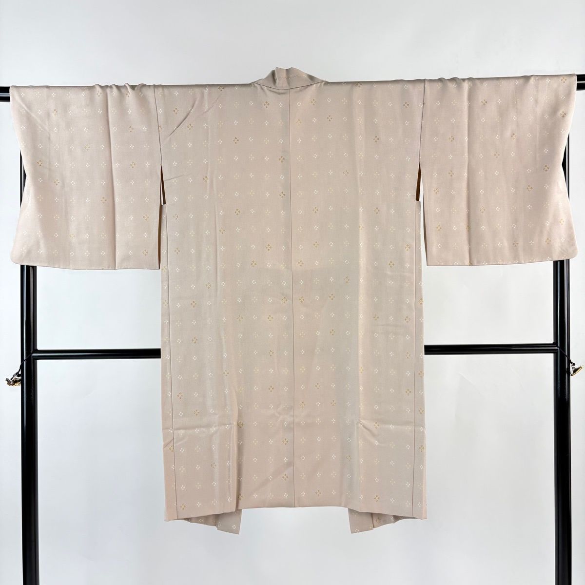 羽織 身丈106 cm 裄丈69 5 L 菱 ピンクベージュ 正絹