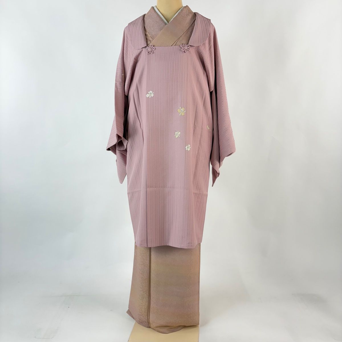 道行 身丈98.5 cm 裄丈65 M 和装コート 角衿 落款 花 地紋 ピンク 正絹