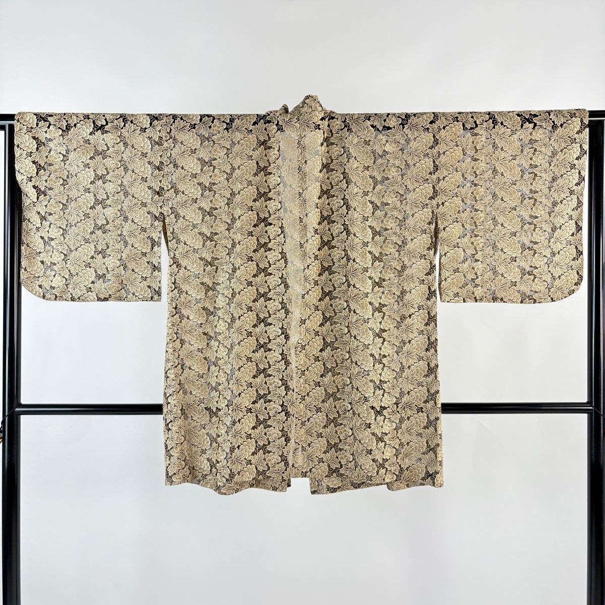 道中着 身丈81 5 cm 裄丈66 M 和装コート 葉と実 刺繍 ベージュ 化繊