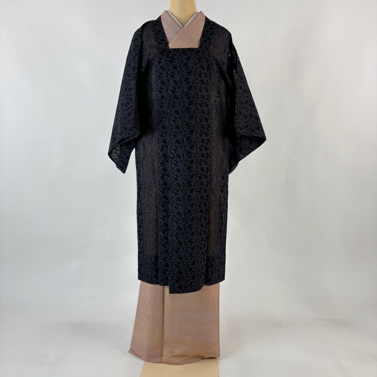 道行 身丈110.5 cm 裄丈63.5 S 和装コート 角衿 花丸文 草花 黒 正絹