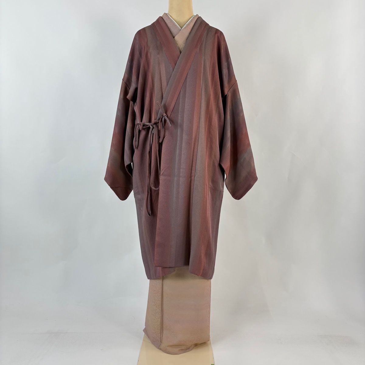 道中着 身丈108.5 cm 裄丈68.5 L 和装コート 着物衿 縦縞 ぼかし 赤紫 正絹
