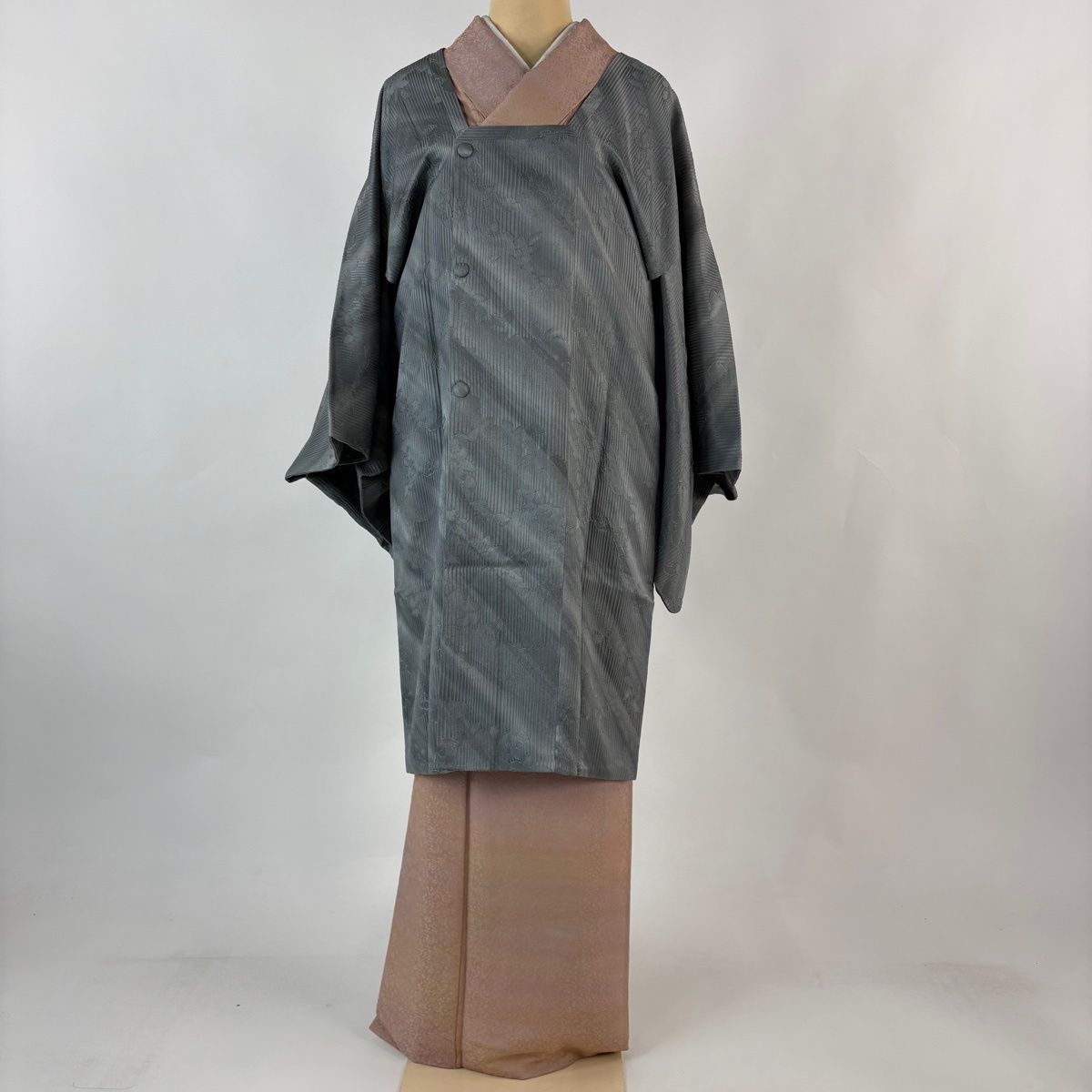 道行 身丈99.5 cm 裄丈67 M 和装コート 角衿 地紋 ぼかし 灰色 正絹