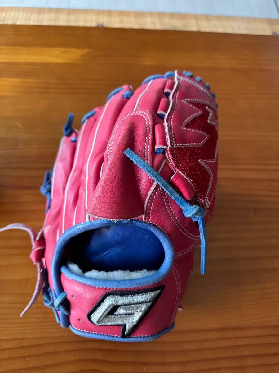 GOLD 元兌仁 ウォン·テイン 投手用グローブ