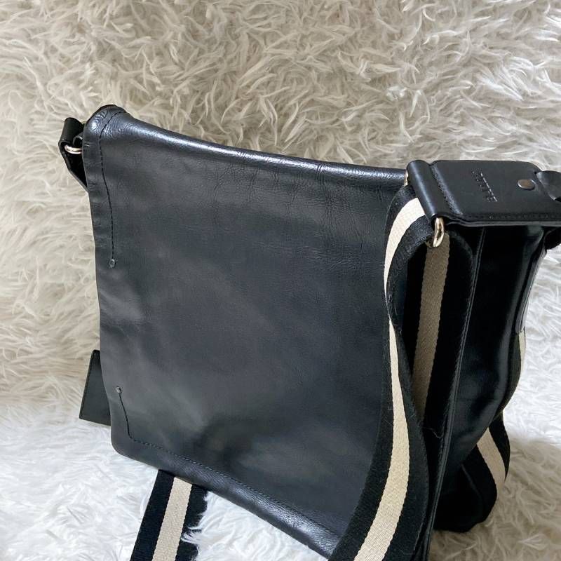 【人気デザイン】BALLY　メッセンジャーバック　トレスポライン　レザー　黒 バリー ショルダーバッグ/メッセンジャーバッグ/クロスボディ バッグ