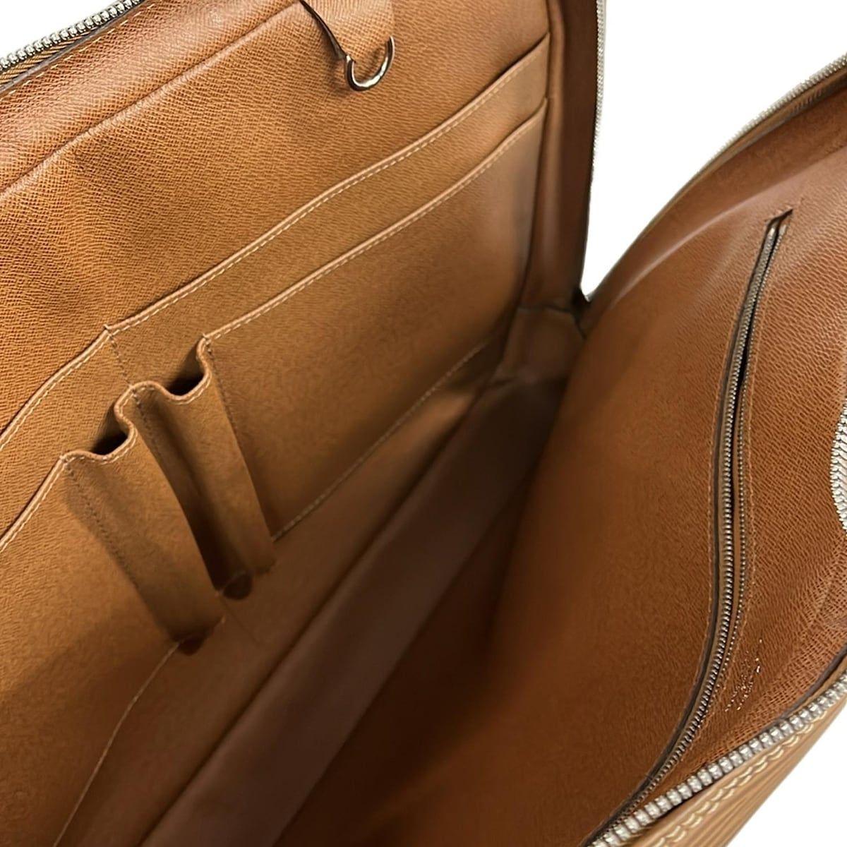 LOUIS VUITTON(ルイヴィトン) ビジネスバッグ エピ ポルト ドキュマン