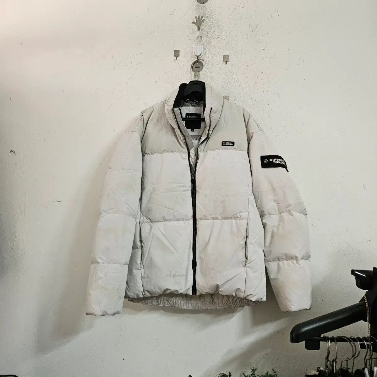 ナショナルジオグラフィック アイボリー ダウン アウター