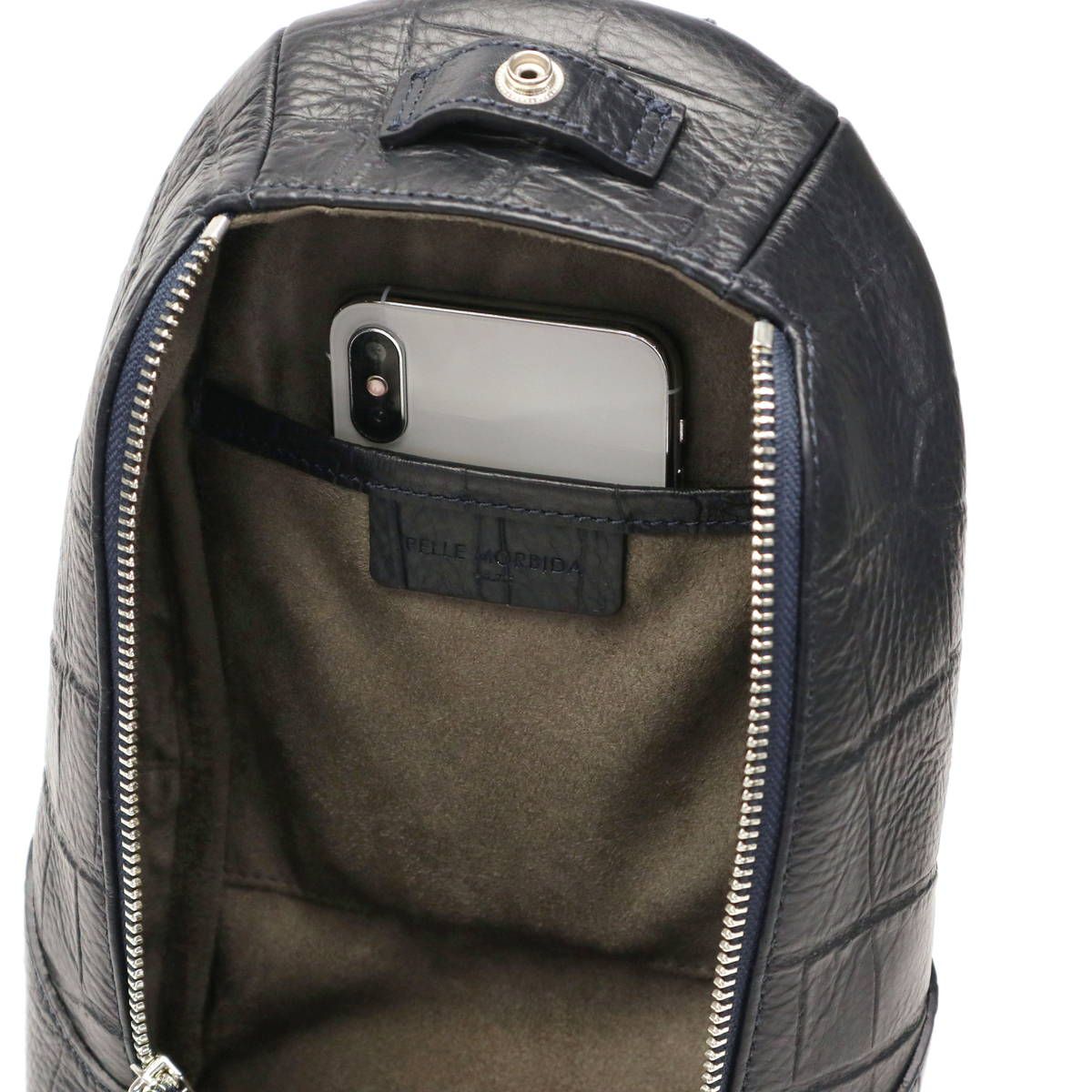 ペッレモルビダ ボディバッグ レザー 黒 最終値引き！ PELLE