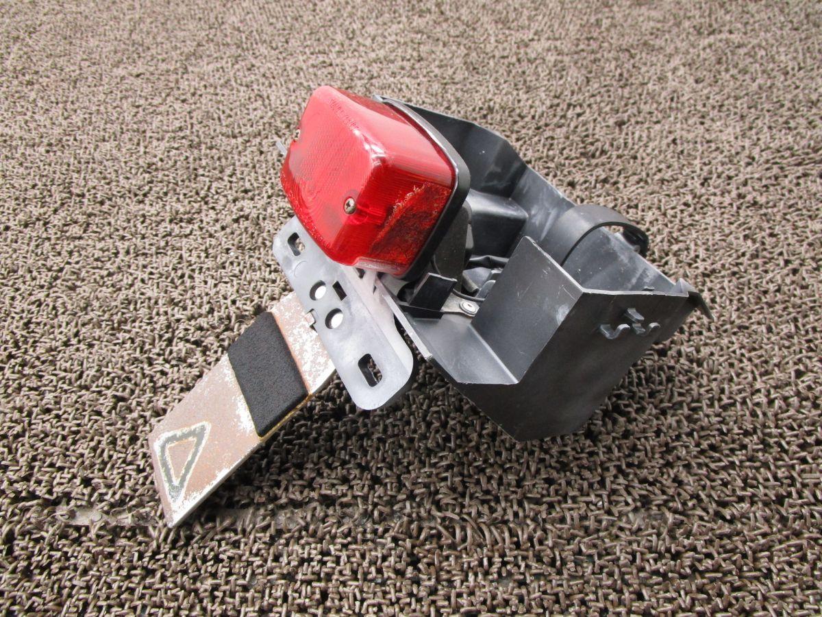 YSR 80 リアフェンダー テールランプ A 9546 2 GX ヤマハ キャブ車 6 V