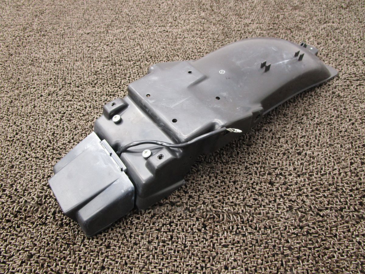 RG 400ガンマ リアインナーフェンダー A 9657 HK 31 スズキ K 301 キャブ車