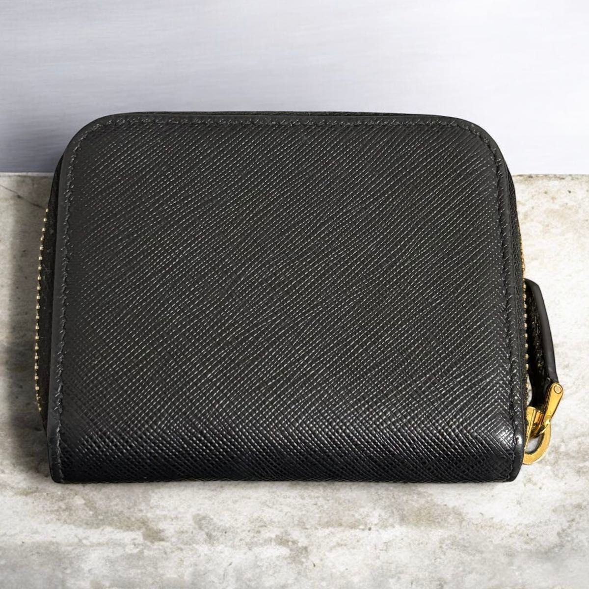 s 87 PRADA プラダ ネロ ブラック 黒 サフィアーノ レザー 短 財布 コインケース カードケース 小銭入れ ジップ アラウンド ミニ コンパクト ウォレット ラウンド ファスナー