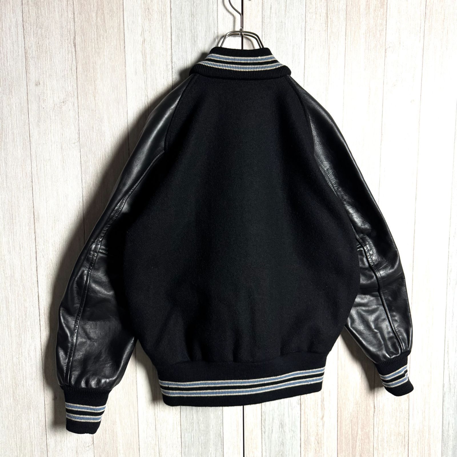 SKOOKUM スクーカム ブラック×ホワイトスタジャン 袖レザー USA製 黒 USA製 SKOOKUM スクーカム アワードジャケット 袖レザー スタジャン