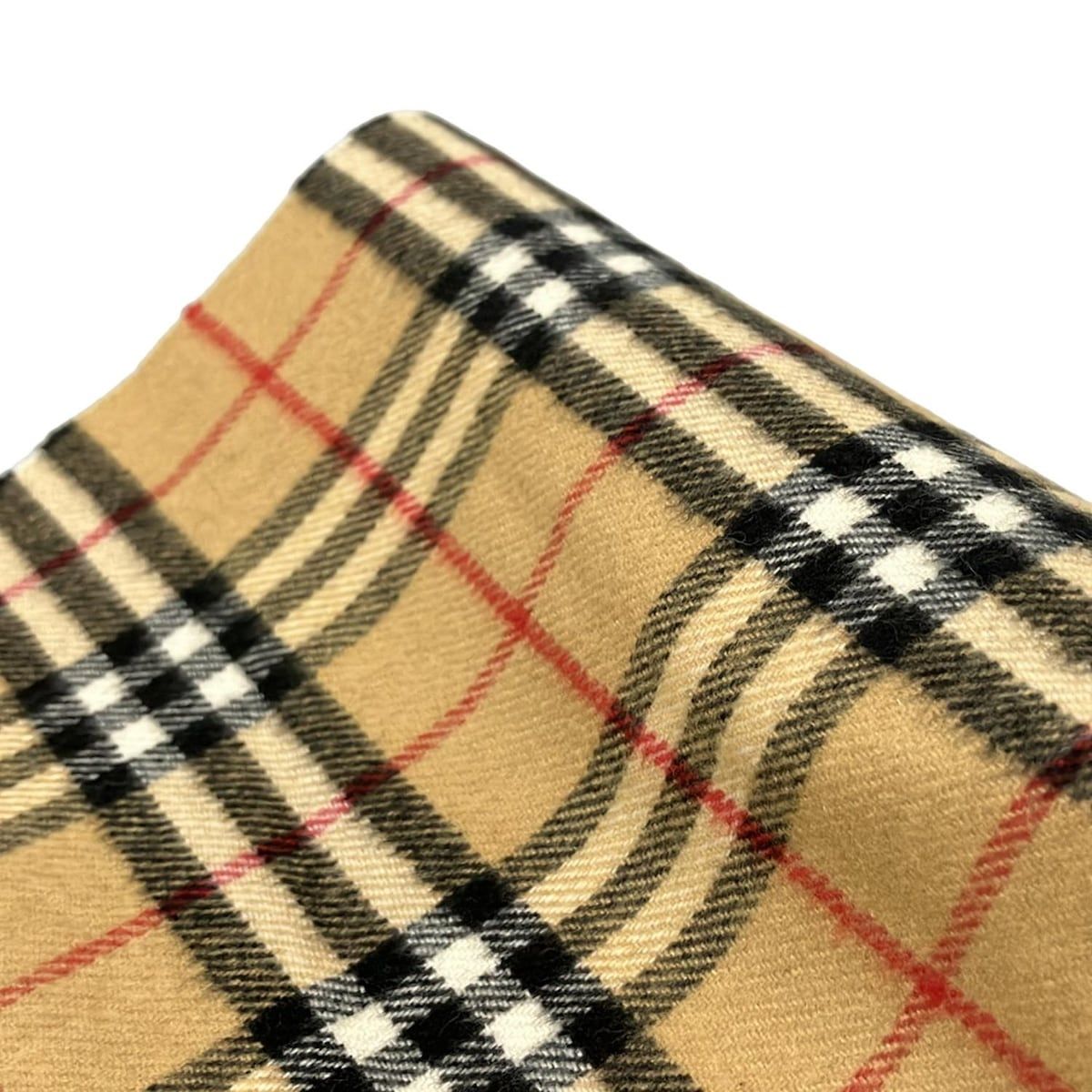 ベージュ×黒×レッド チェック柄