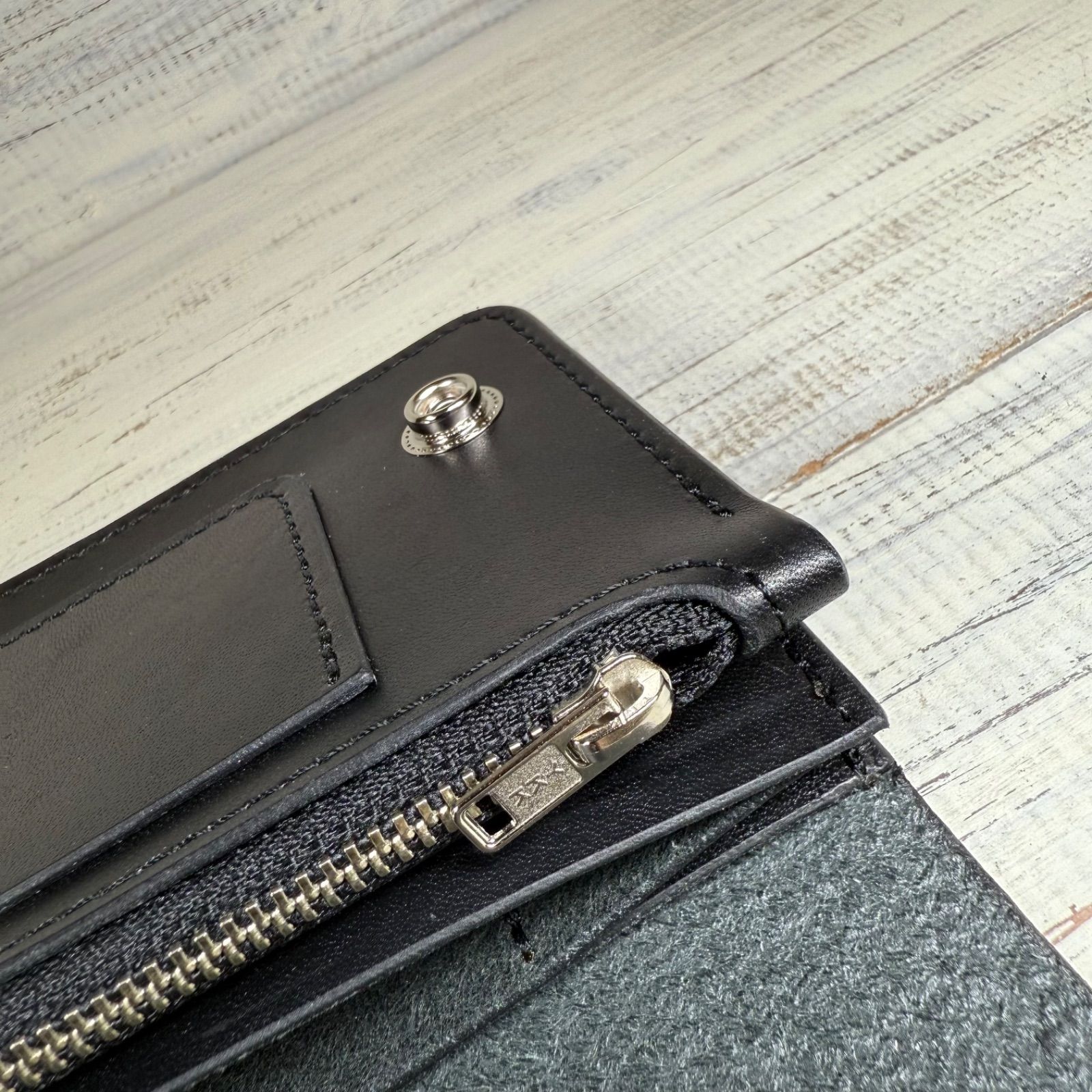 【トラッカーウォレットミドル 3層】ブラック 北米ステア シルバー YKK トラッカーウォレットミドル 3層】ブラック 北米ステア シルバー YKK