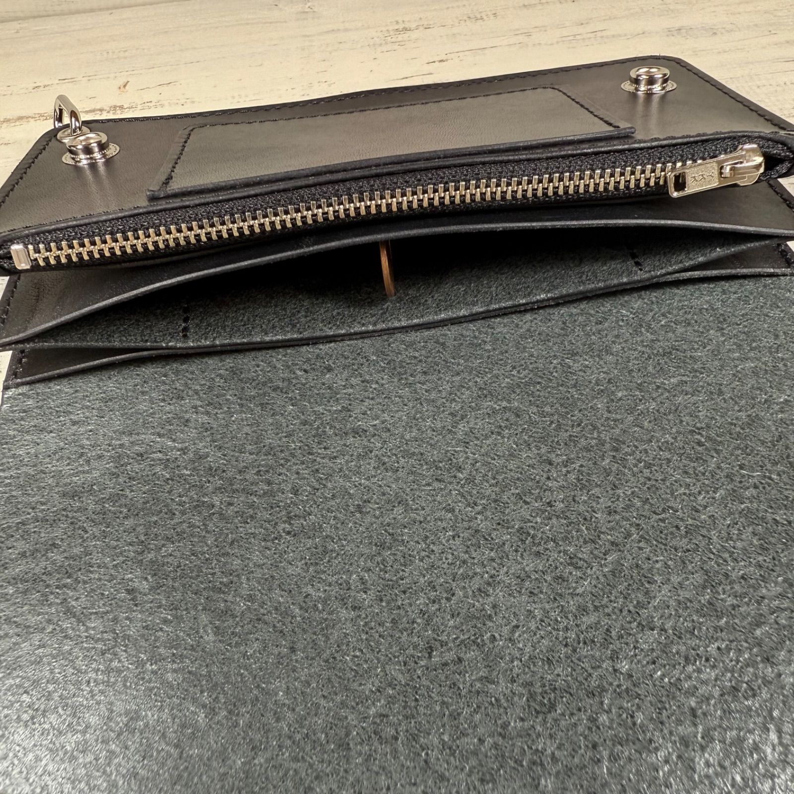 トラッカーウォレット ロング 3層】 ブラック 北米ステア シルバー YKK