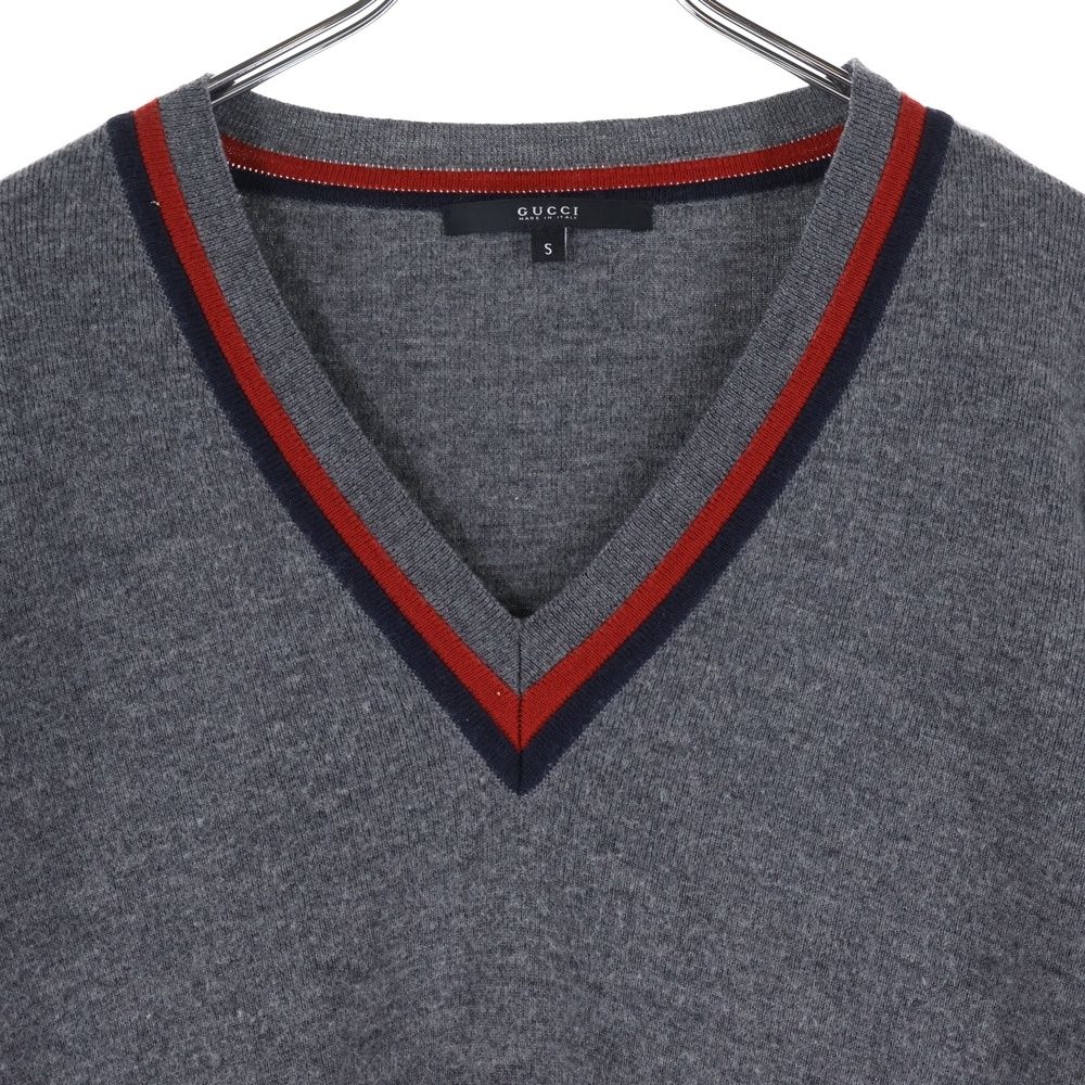 GUCCI (グッチ) ラインデザイン Vネック ニットセーター グレー - メルカリ