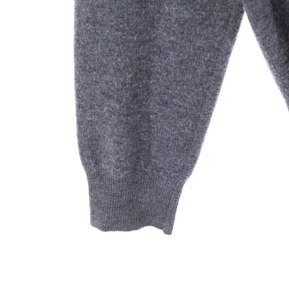 GUCCI (グッチ) ラインデザイン Vネック ニットセーター グレー - メルカリ