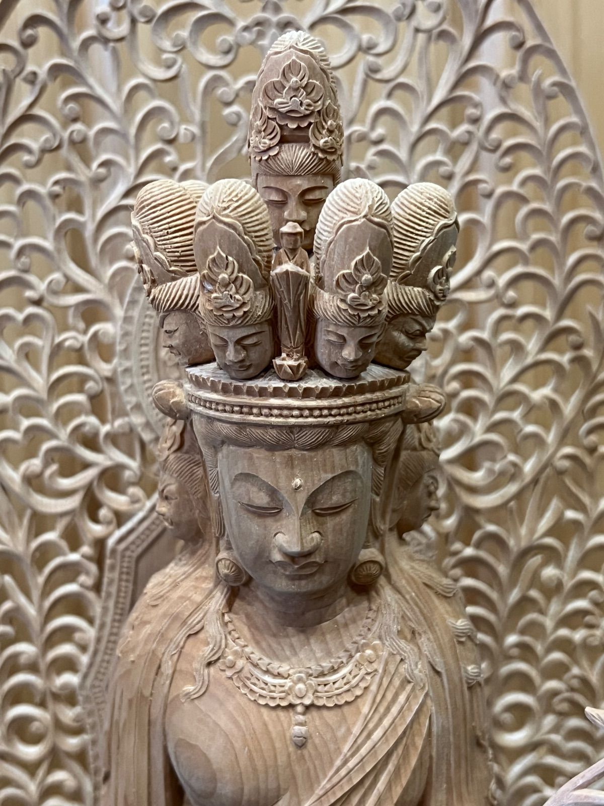 十一面観音 / 中国人間国宝 葉森祥作 】国賓 木造 木彫 仏像 - メルカリ