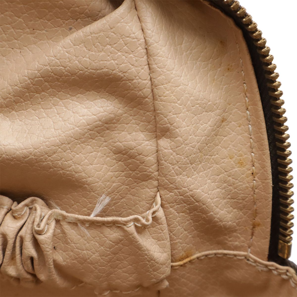 LOUIS VUITTON ルイ ヴィトン モノグラム トゥルース トワレット28