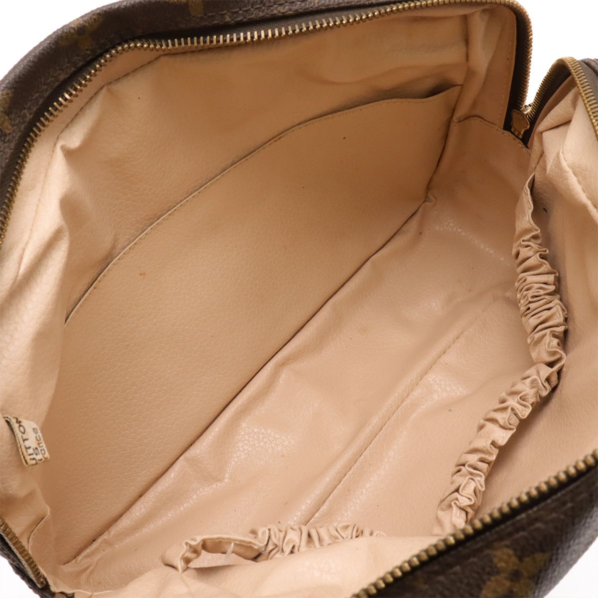 ルイヴィトン トゥルース トワレット 28 モノグラム クラッチバッグ ポーチ ルイ・ヴィトン(LOUIS VUITTON)ルイ・ヴィトン トゥルース トワレット