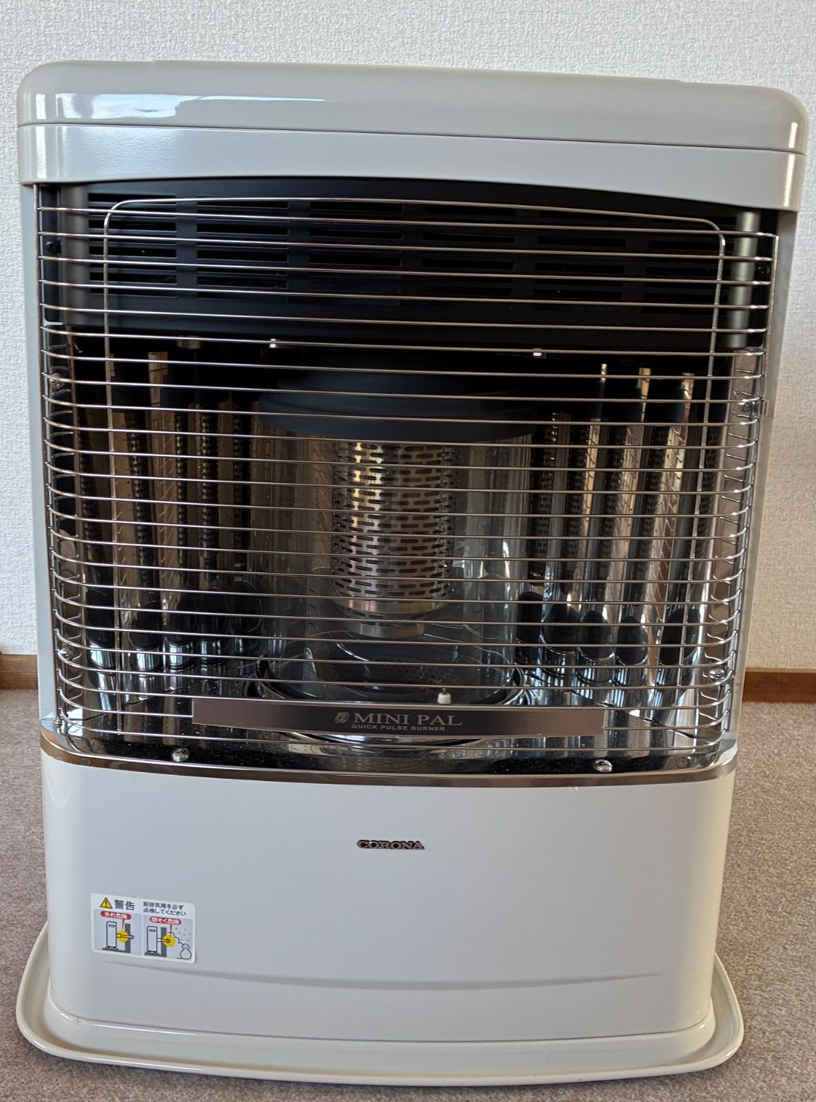 コロナFF石油ストーブミニパル！品番「FF‐VT42PE」2006年式中古品 コロナFF石油ストーブミニパル！品番「FF‐VT42PE」2006年式中古品